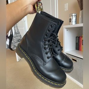 Dr. Martens 1460 W